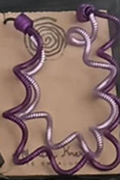 SQUIGS NECKLACE