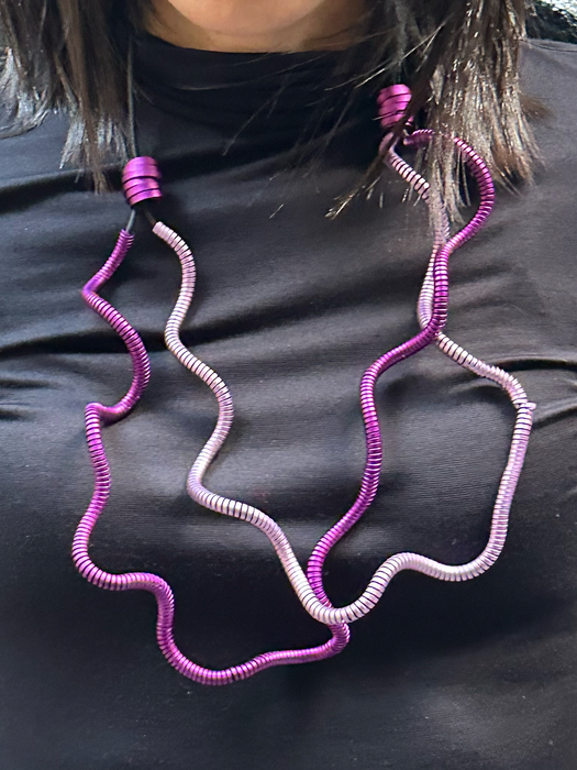 SQUIGS NECKLACE