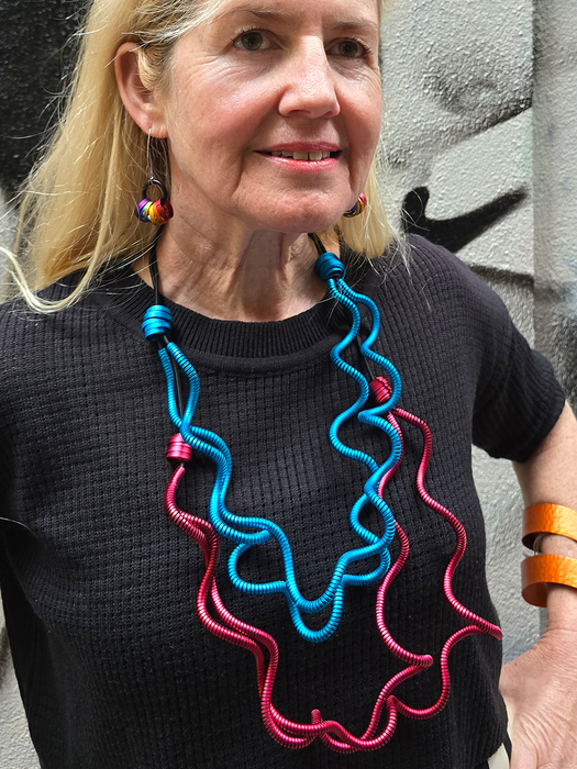SQUIGS NECKLACE