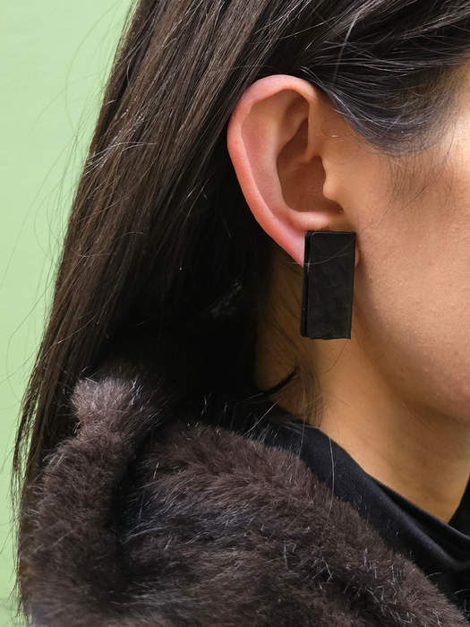 MONICA TEXTURED REC EARRINGS