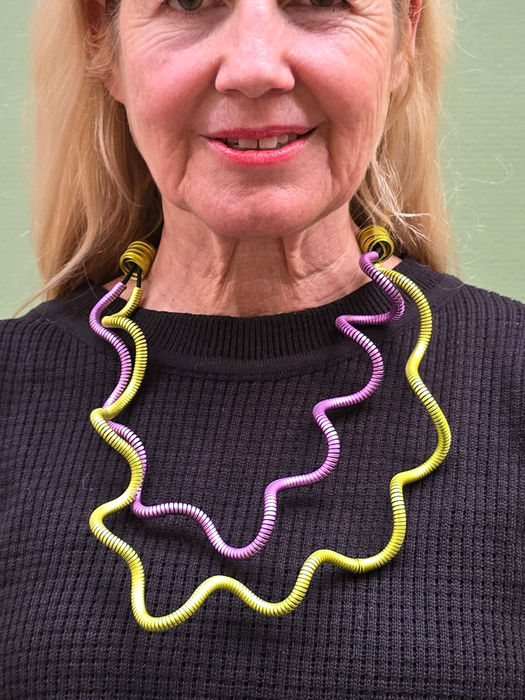 SQUIGS NECKLACE