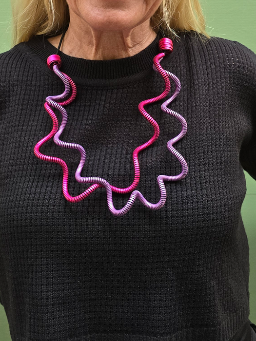 SQUIGS NECKLACE