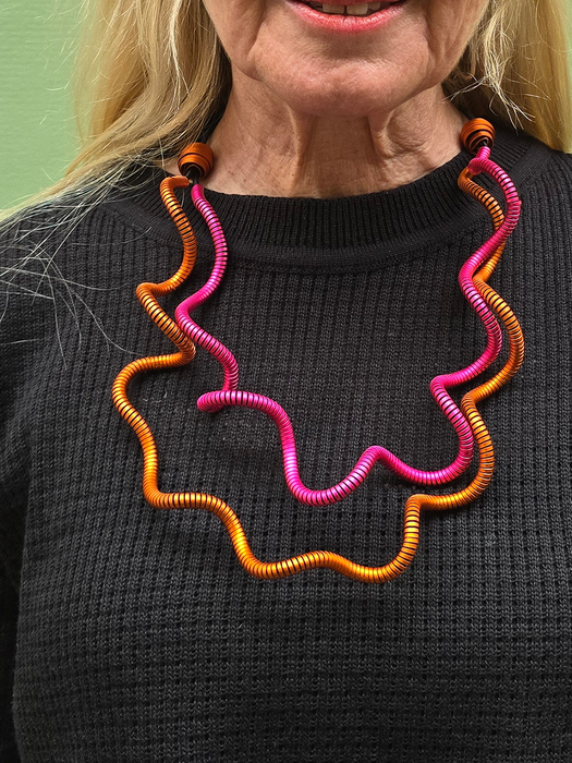 SQUIGS NECKLACE