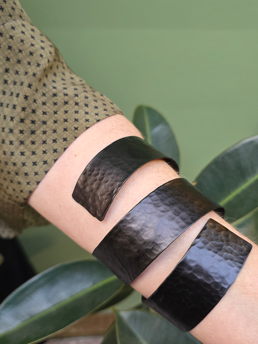 GIANT SCUP BRACELET