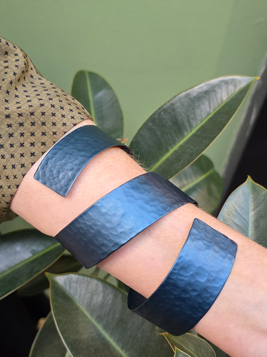 GIANT SCUP BRACELET
