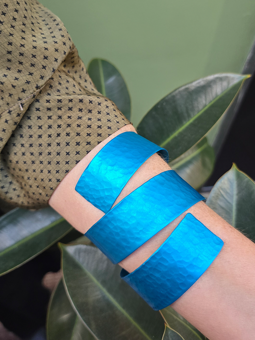 GIANT SCUP BRACELET