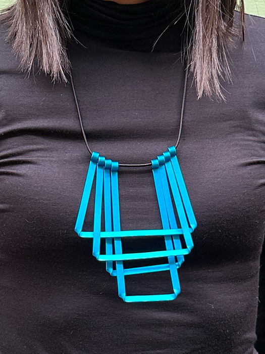 KAU PENDANT NECKLACE solids