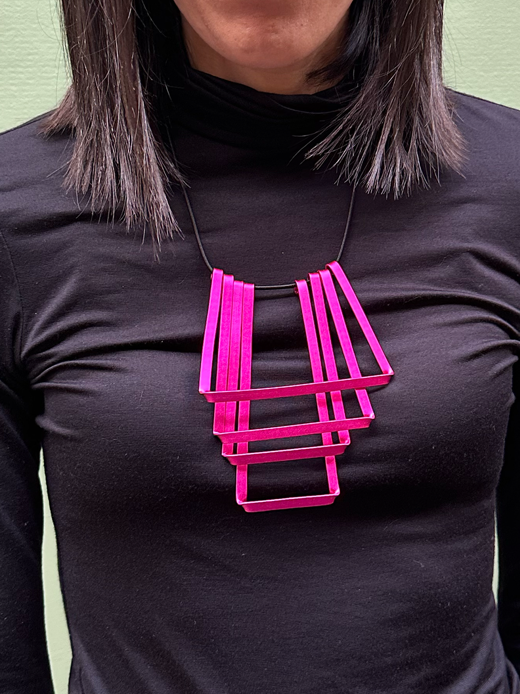 KAU PENDANT NECKLACE solids
