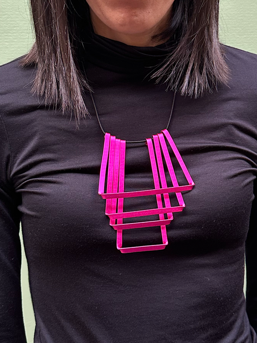 KAU PENDANT NECKLACE solids