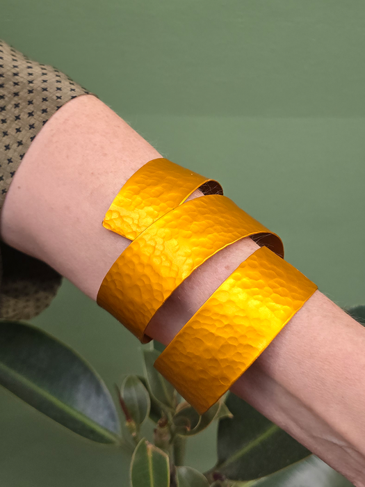 GIANT SCUP BRACELET