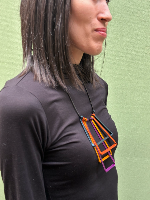 KAU PENDANT NECKLACE solids