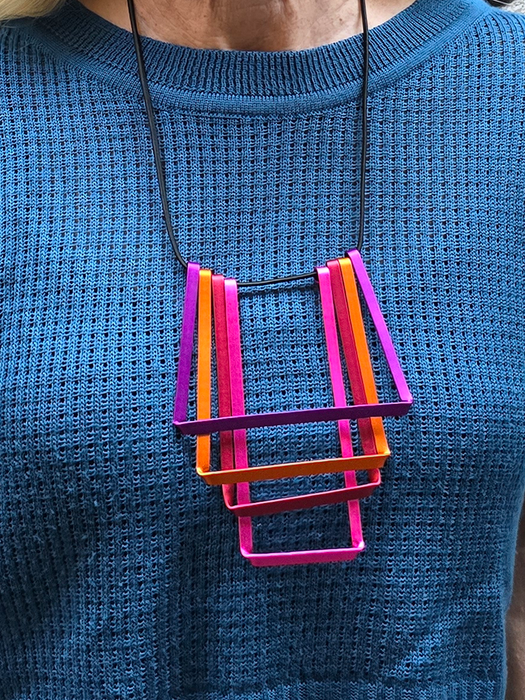 KAU PENDANT NECKLACE solids