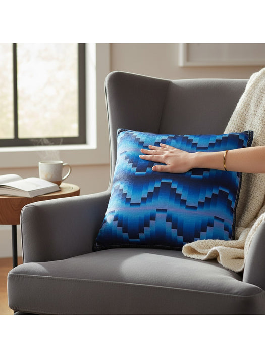 KATIRA Velvet Cushion: Protection