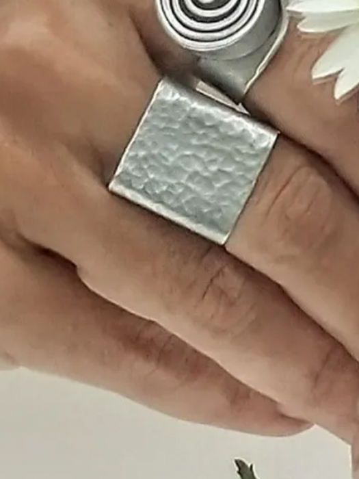 MONICA SQUARE RING