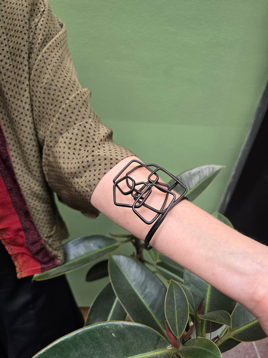 LOCO CUBE SPIRAL BRACELET