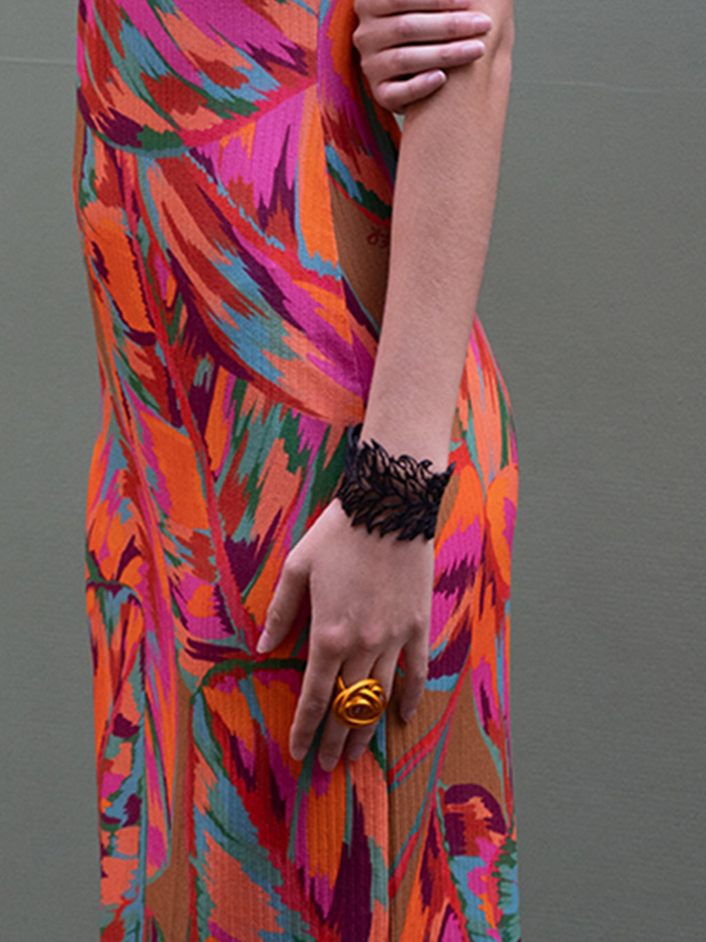 MONICA SCRUNCH RING