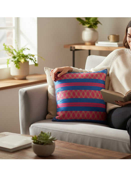 KATIRA Velvet Cushion: El Vuelo