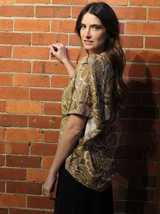 COLCCI V NECK BLOUSE