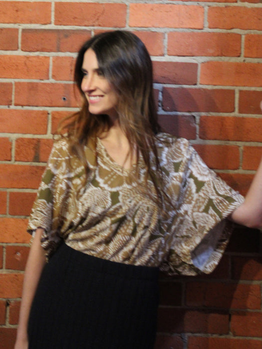 COLCCI V NECK BLOUSE