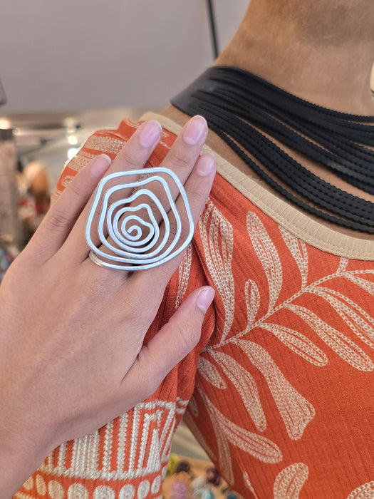GRAND SPIRAL RING
