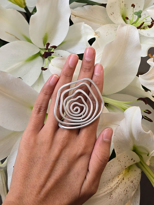 GRAND SPIRAL RING