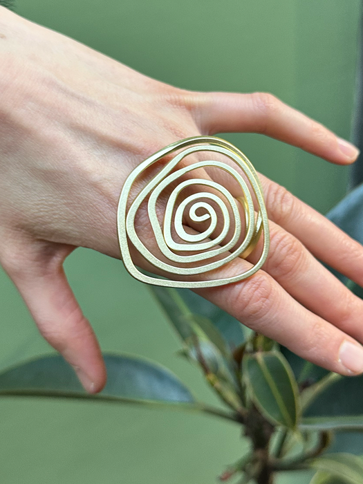 GRAND SPIRAL RING