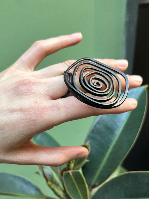 GRAND SPIRAL RING