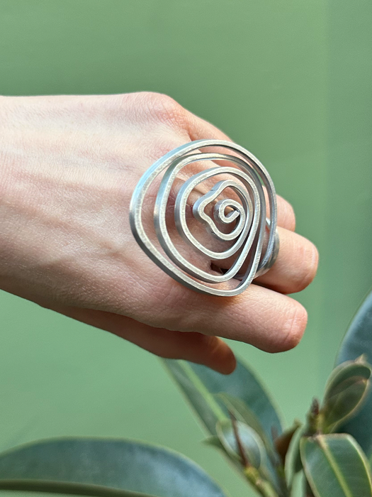 GRAND SPIRAL RING
