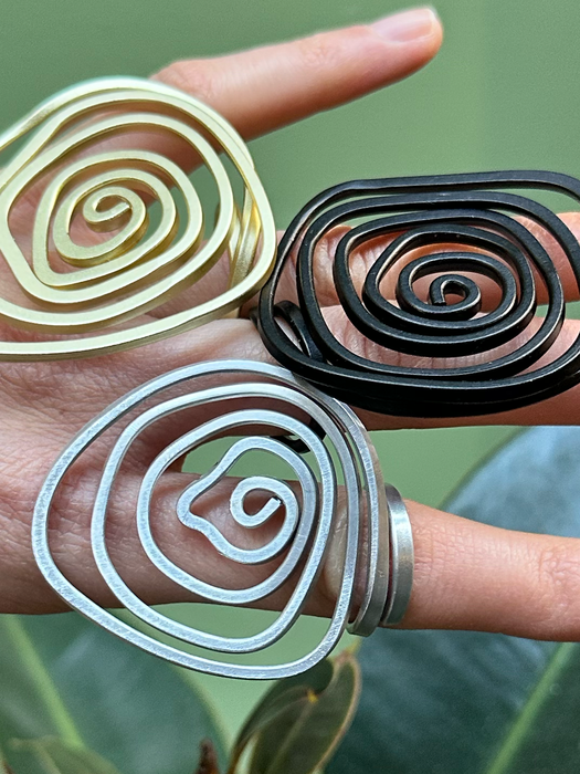 GRAND SPIRAL RING