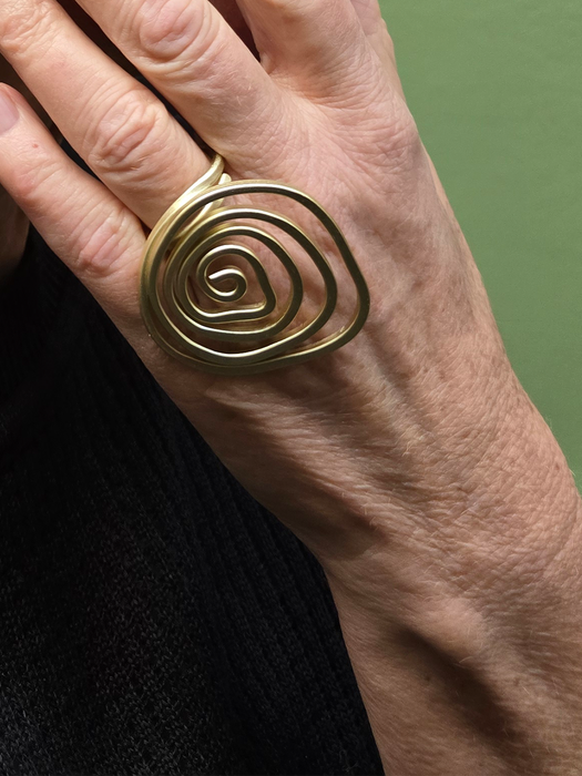 GRAND SPIRAL RING