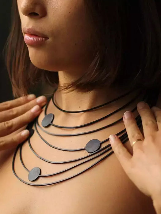 TUN PINA NECKLACE