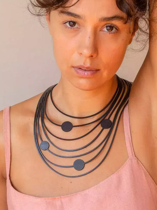 TUN PINA NECKLACE