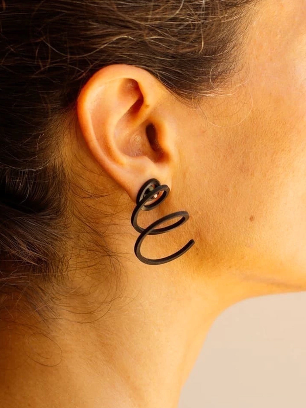 TUN SPIRAL EARRINGS
