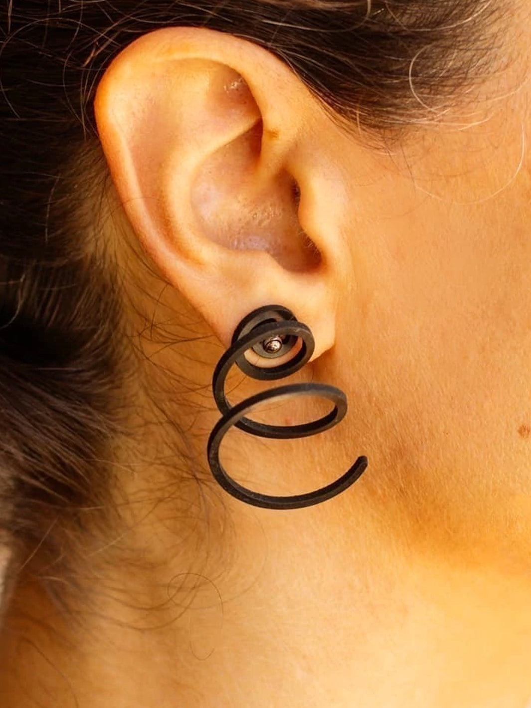 TUN SPIRAL EARRINGS