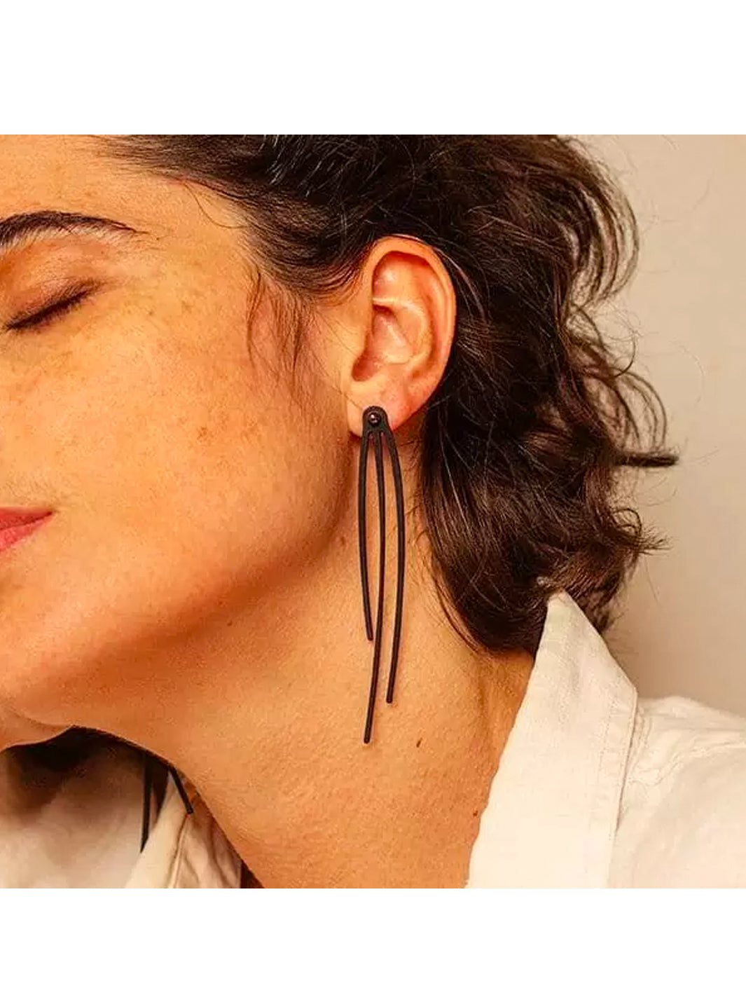 TUN LILLY EARRINGS