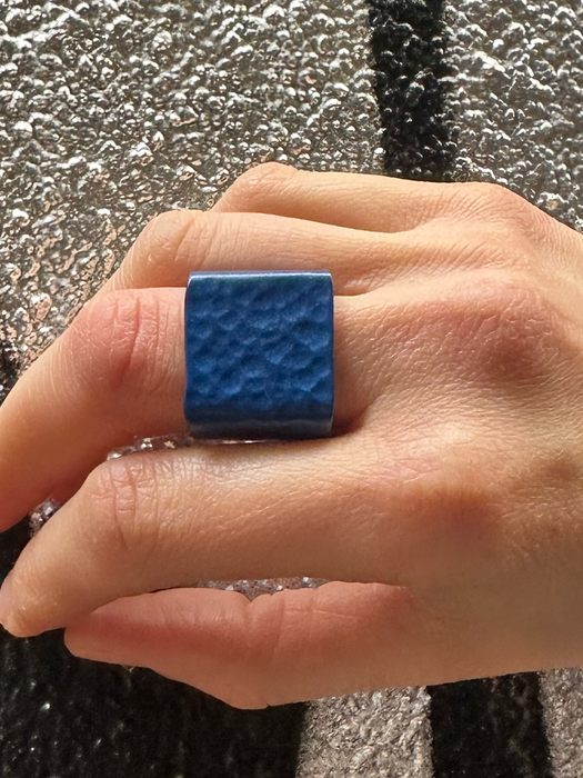 MONICA SQUARE RING