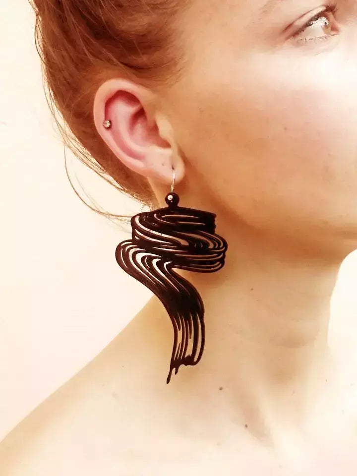 TUN SWIRL EARRINGS