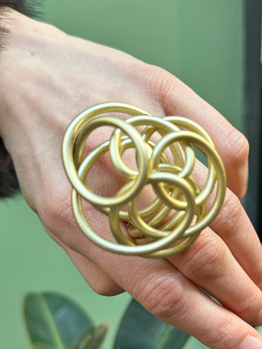 GIANT SCRUNCH RING