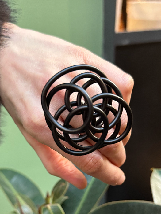 GIANT SCRUNCH RING