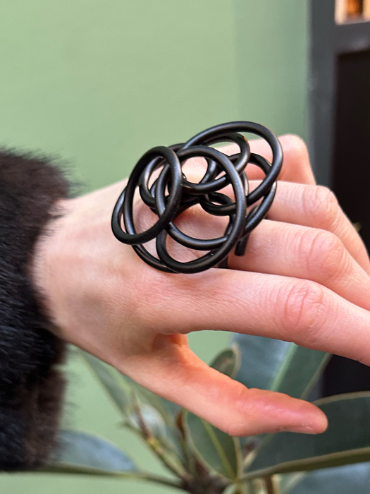 GIANT SCRUNCH RING
