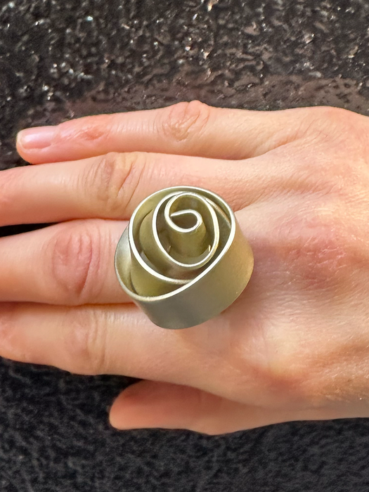 KNOT RING