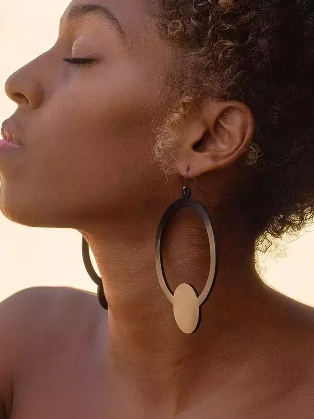 TUN WONDER WOMAN EARRINGS