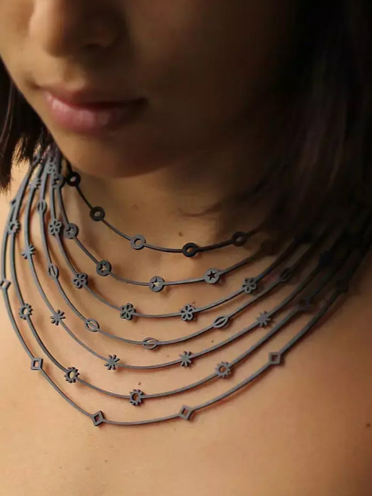 TUN PLIM NECKLACE