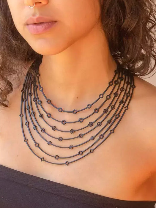 TUN PLIM NECKLACE