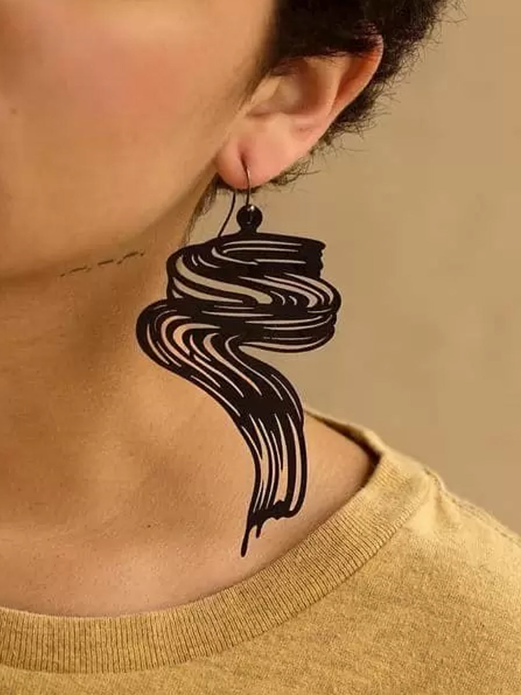 TUN SWIRL EARRINGS