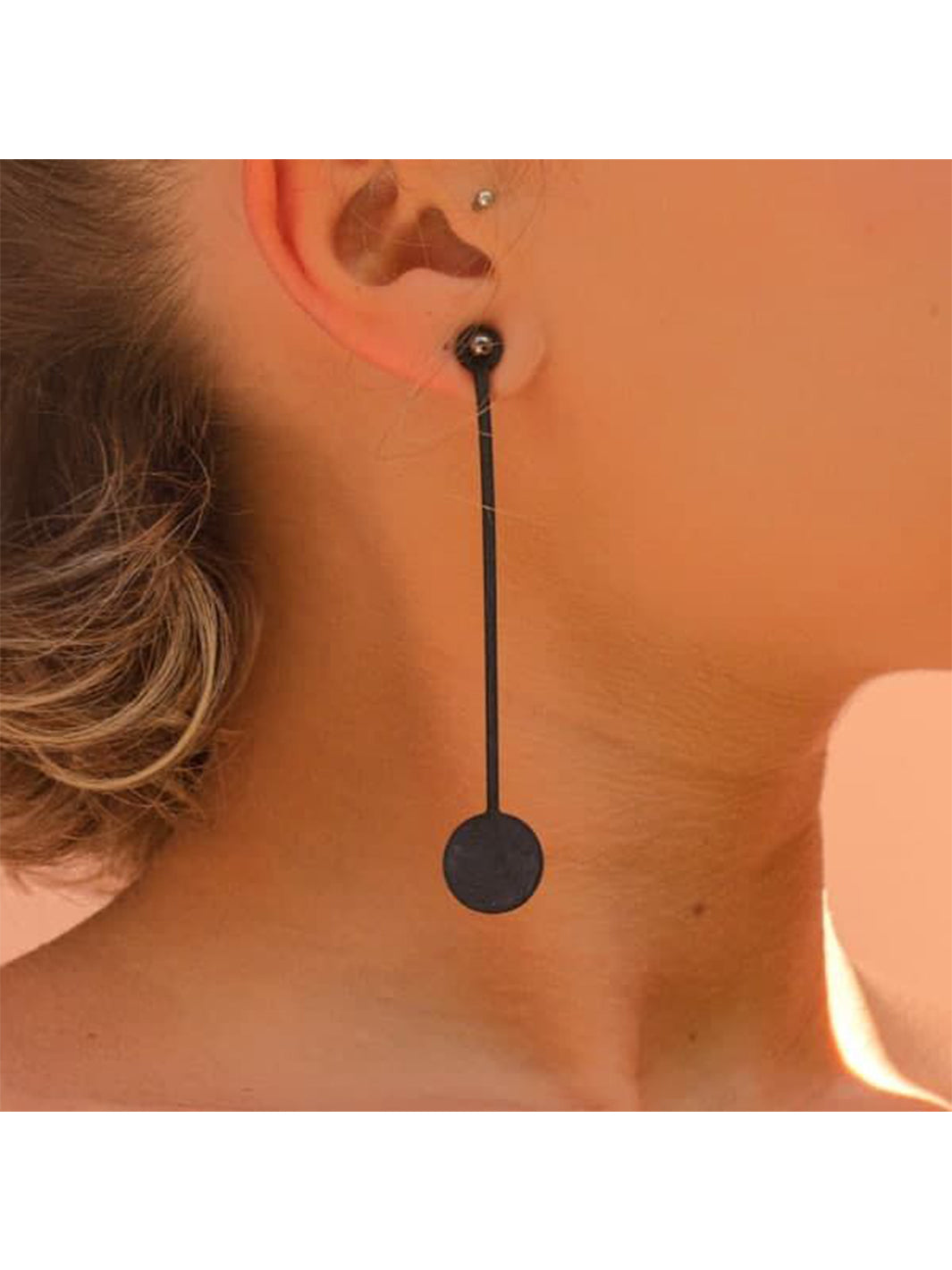 TUN CIRCLE DROP EARRINGS