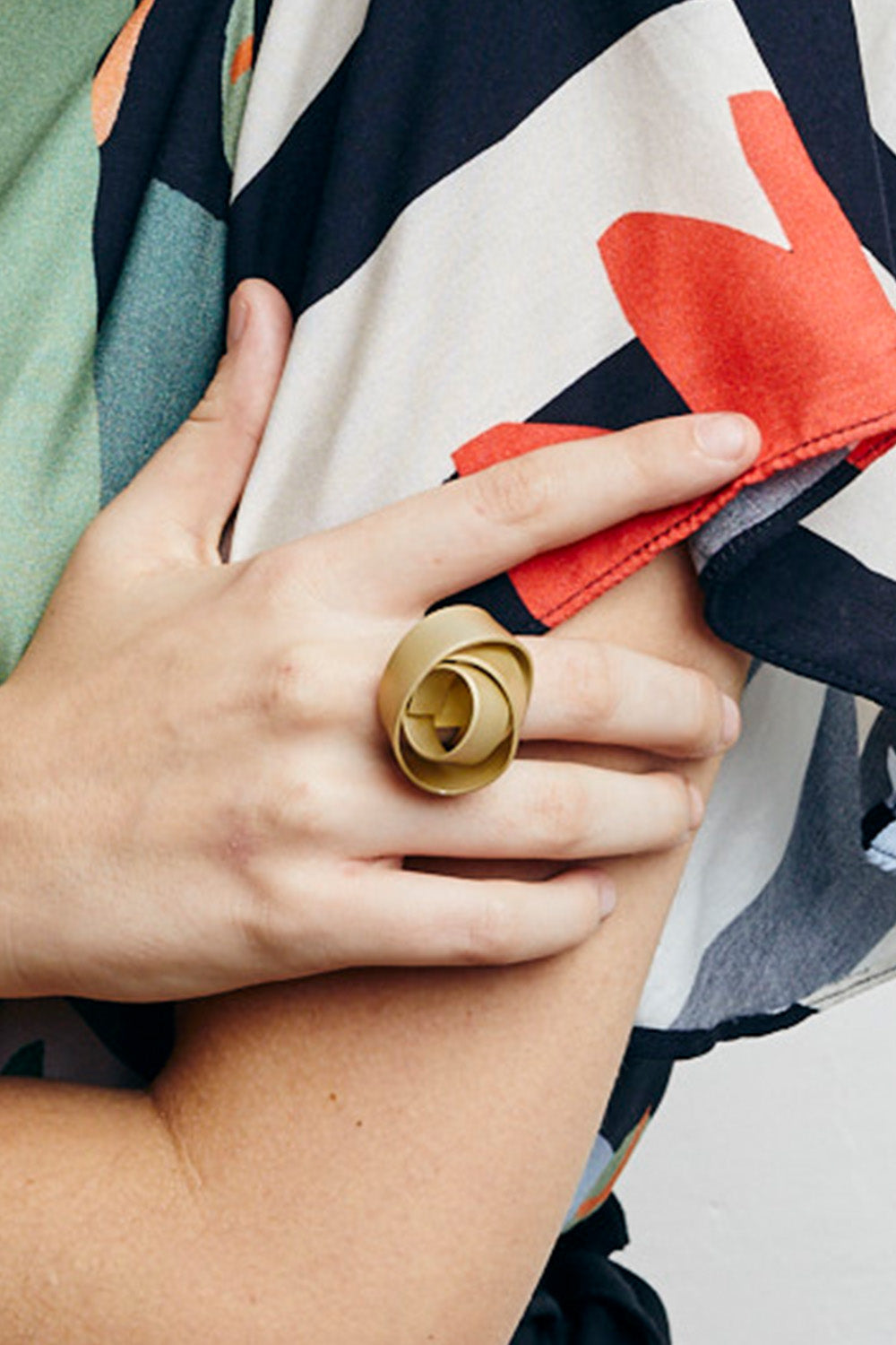 KNOT RING