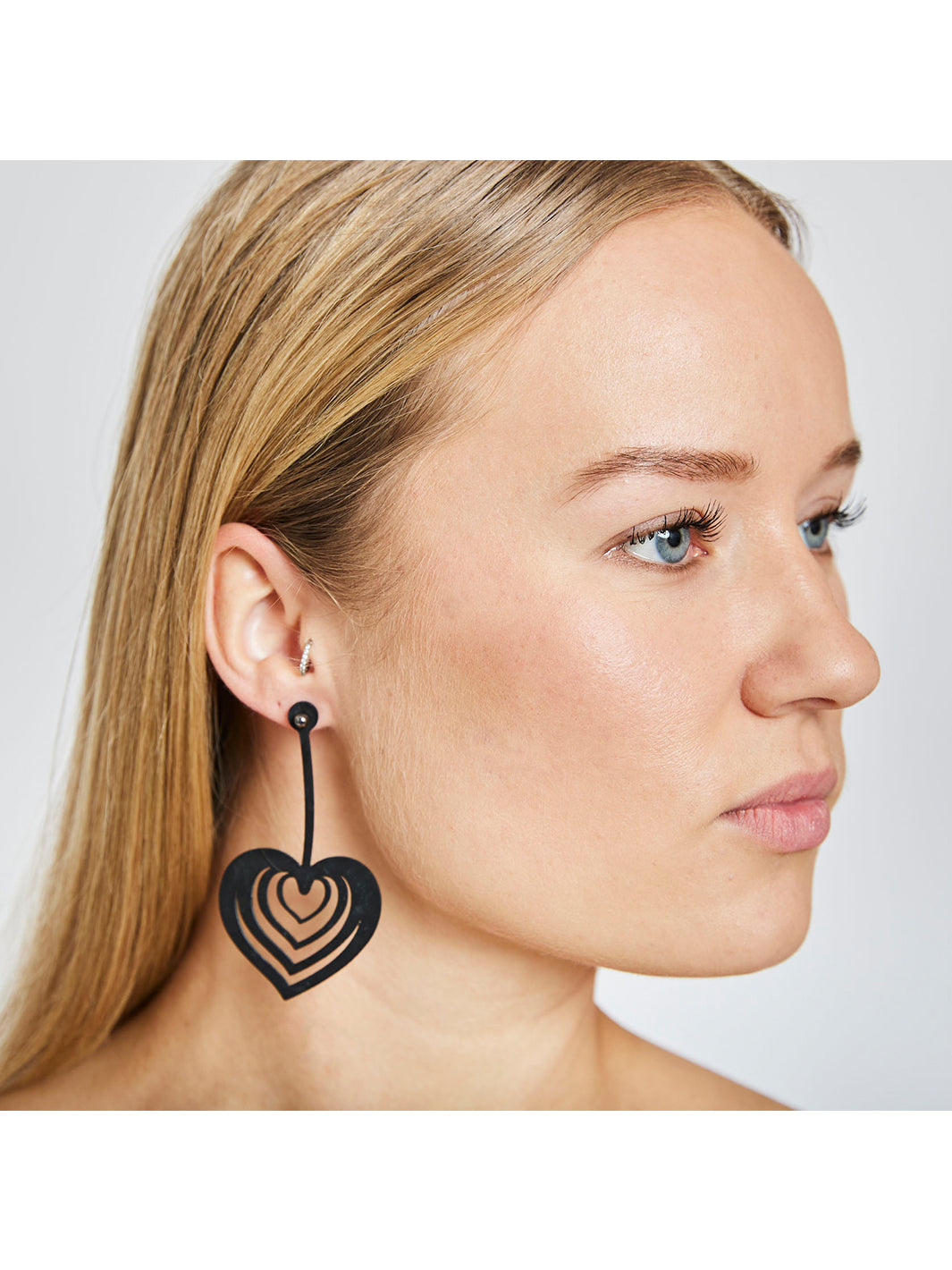 TUN LOVE EARRINGS